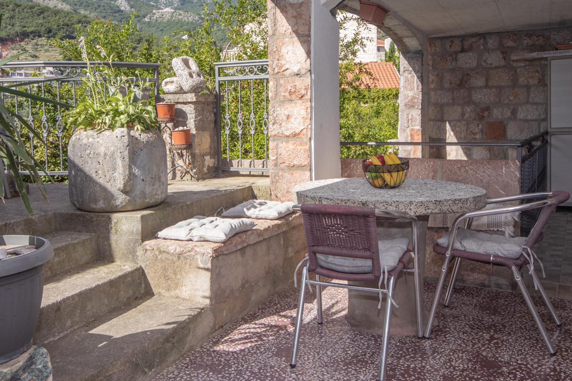 Stone Beach Apartments Pržno Eksteriør billede