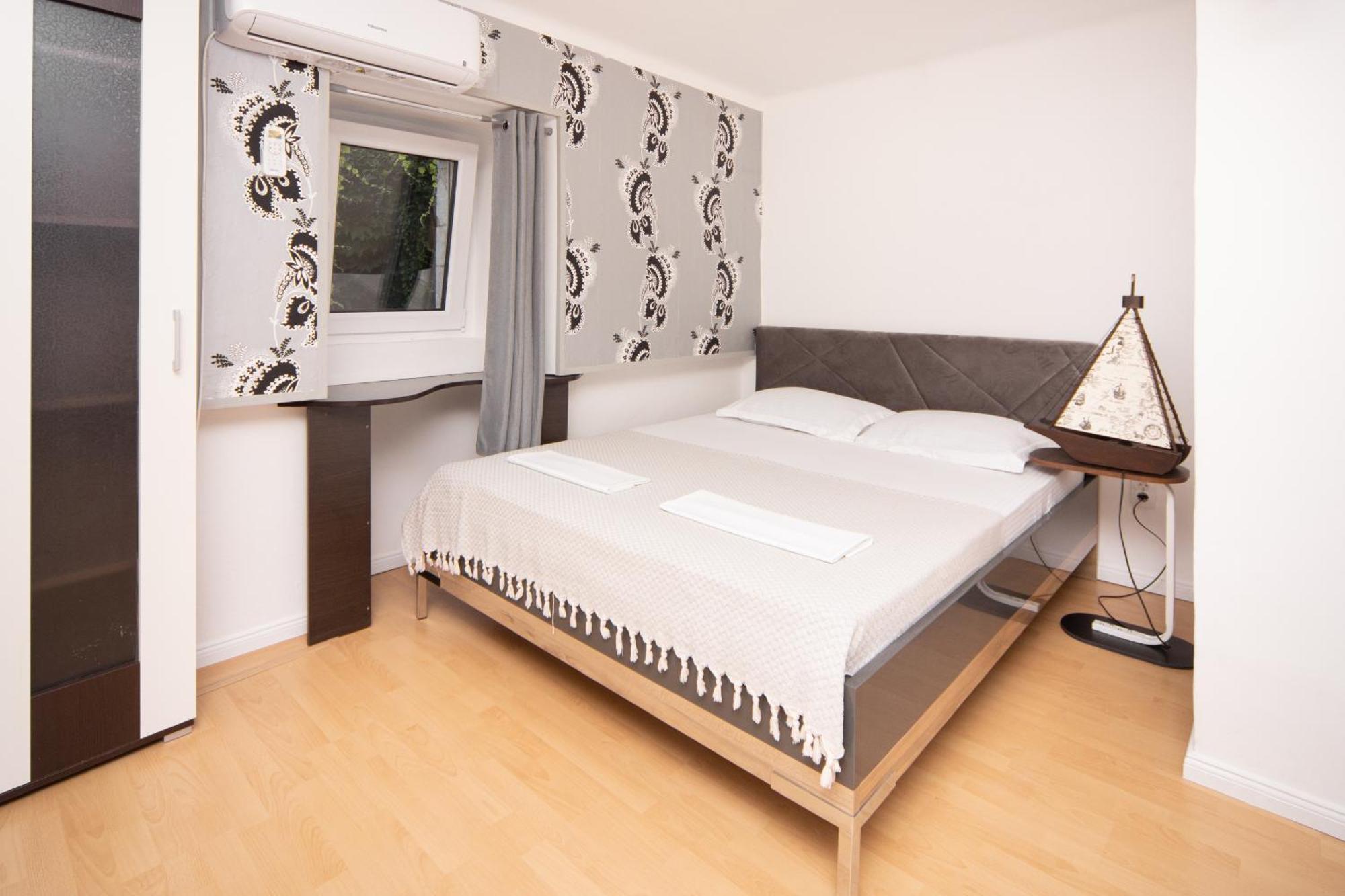 Stone Beach Apartments Pržno Eksteriør billede