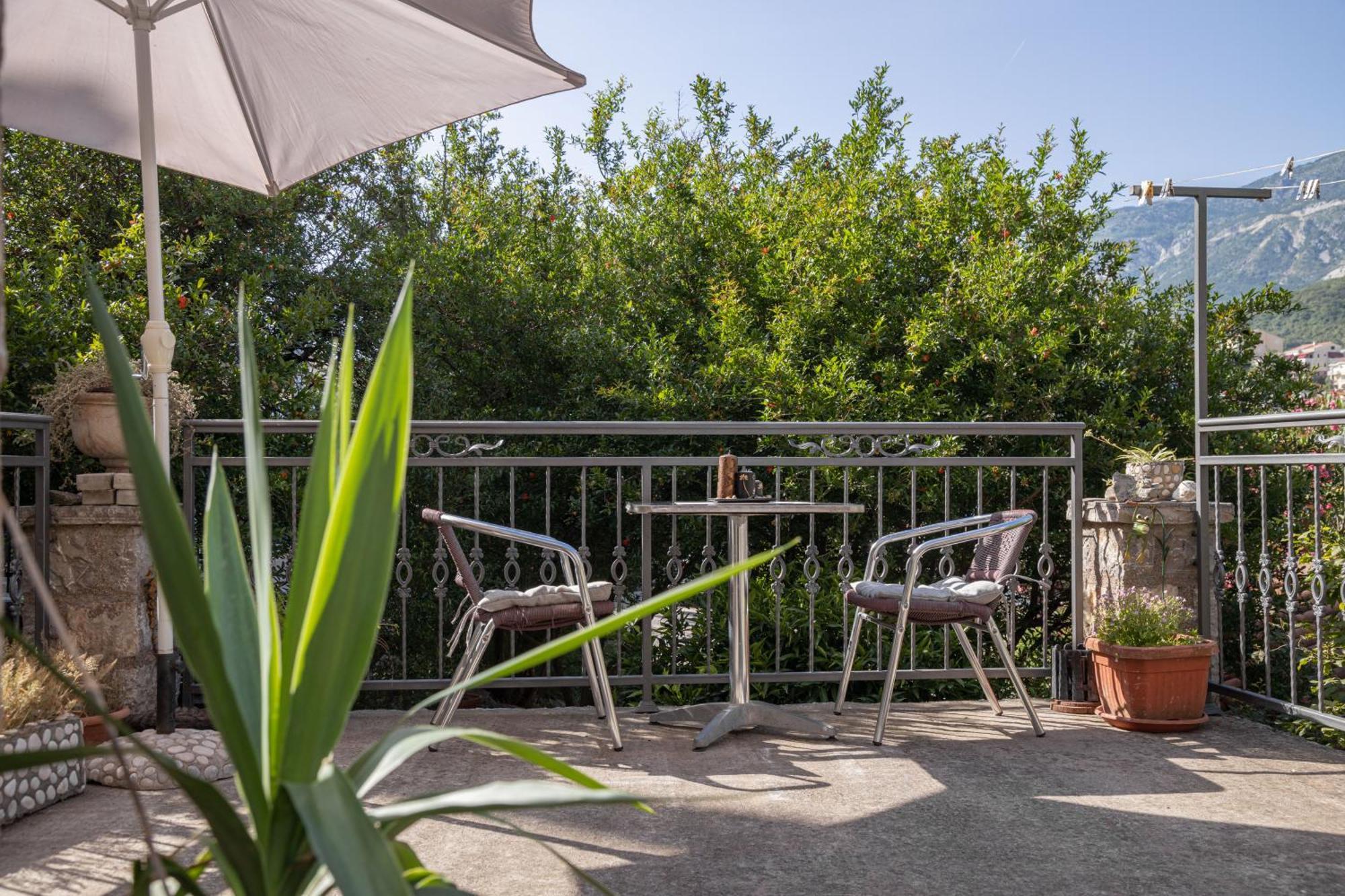 Stone Beach Apartments Pržno Eksteriør billede