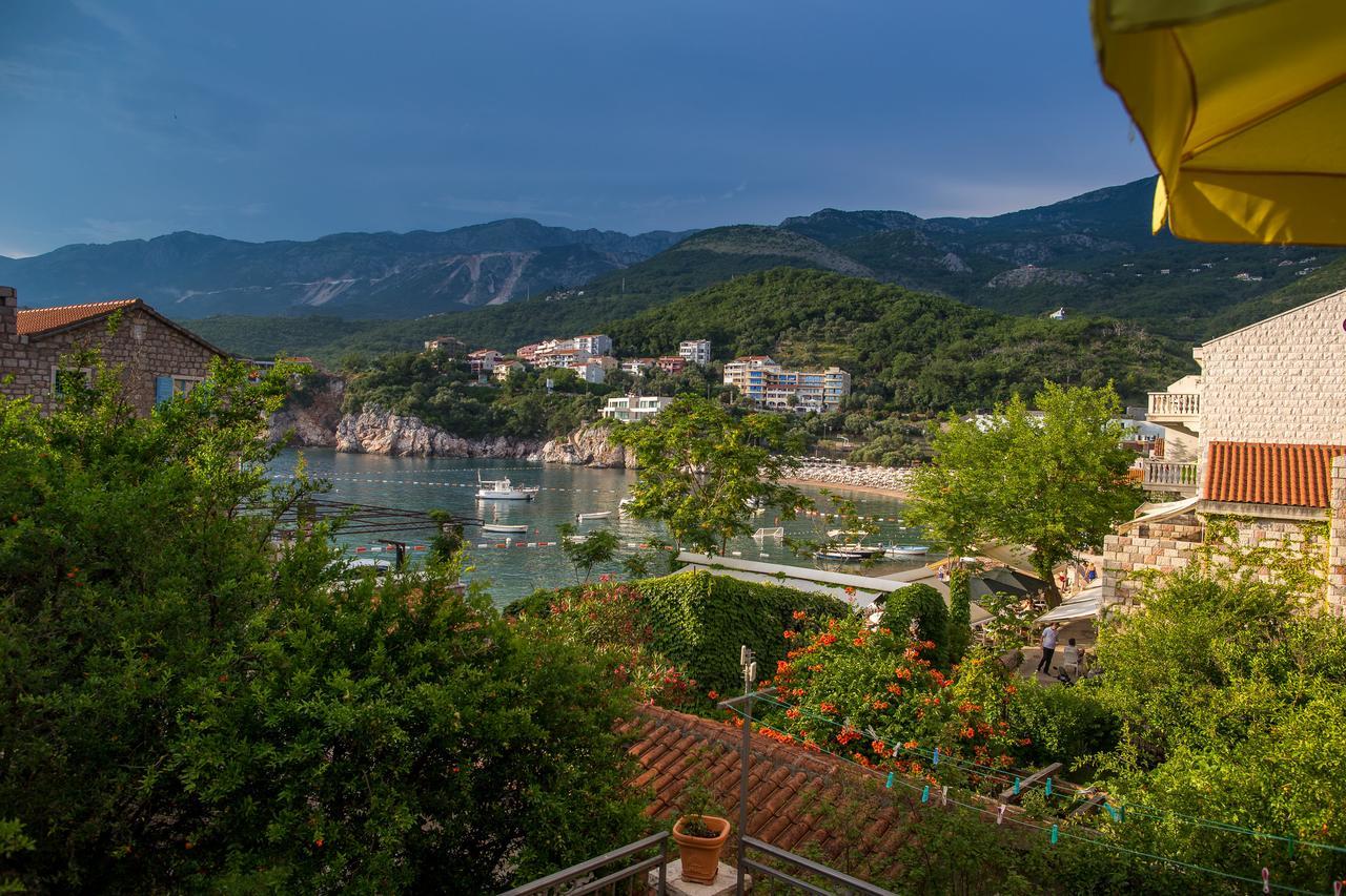Stone Beach Apartments Pržno Eksteriør billede